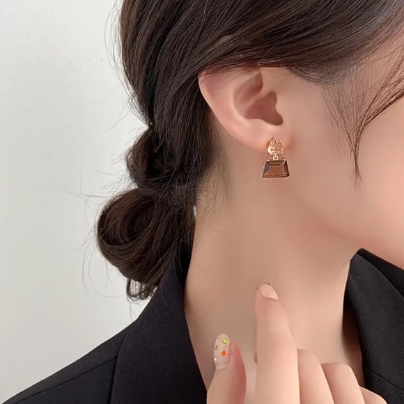 NEW Brown Amber Sapphire Geometric Gold 18k Stud Earrings - Picture 3 of 8